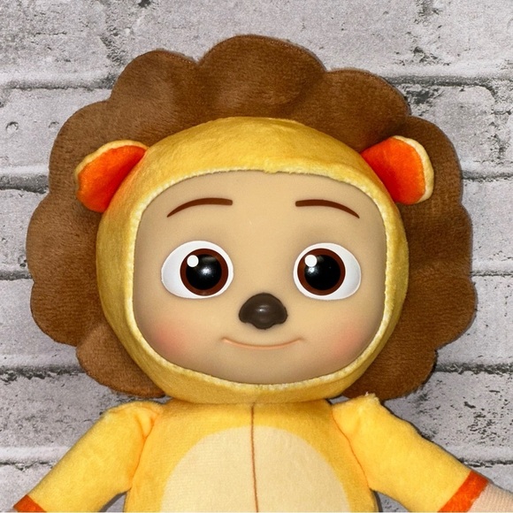 CoComelon JJ Lion Little Plush Doll 8 in. Plastic Face Soft Toy NEW NWT - Picture 2 of 15